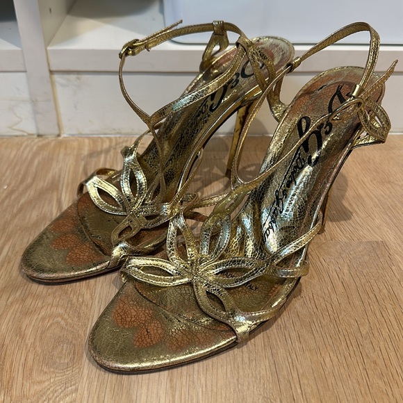 D&G gold leather strappy heels. - Picture 2 of 7